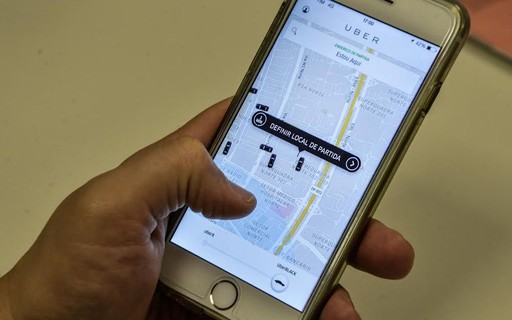 Em decisão inédita, TST diz que motorista não é empregado do Uber - Época Negócios | Carreira