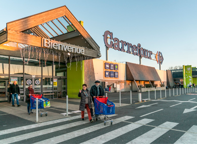 Couche-Tard desiste de fusão com o Carrefour