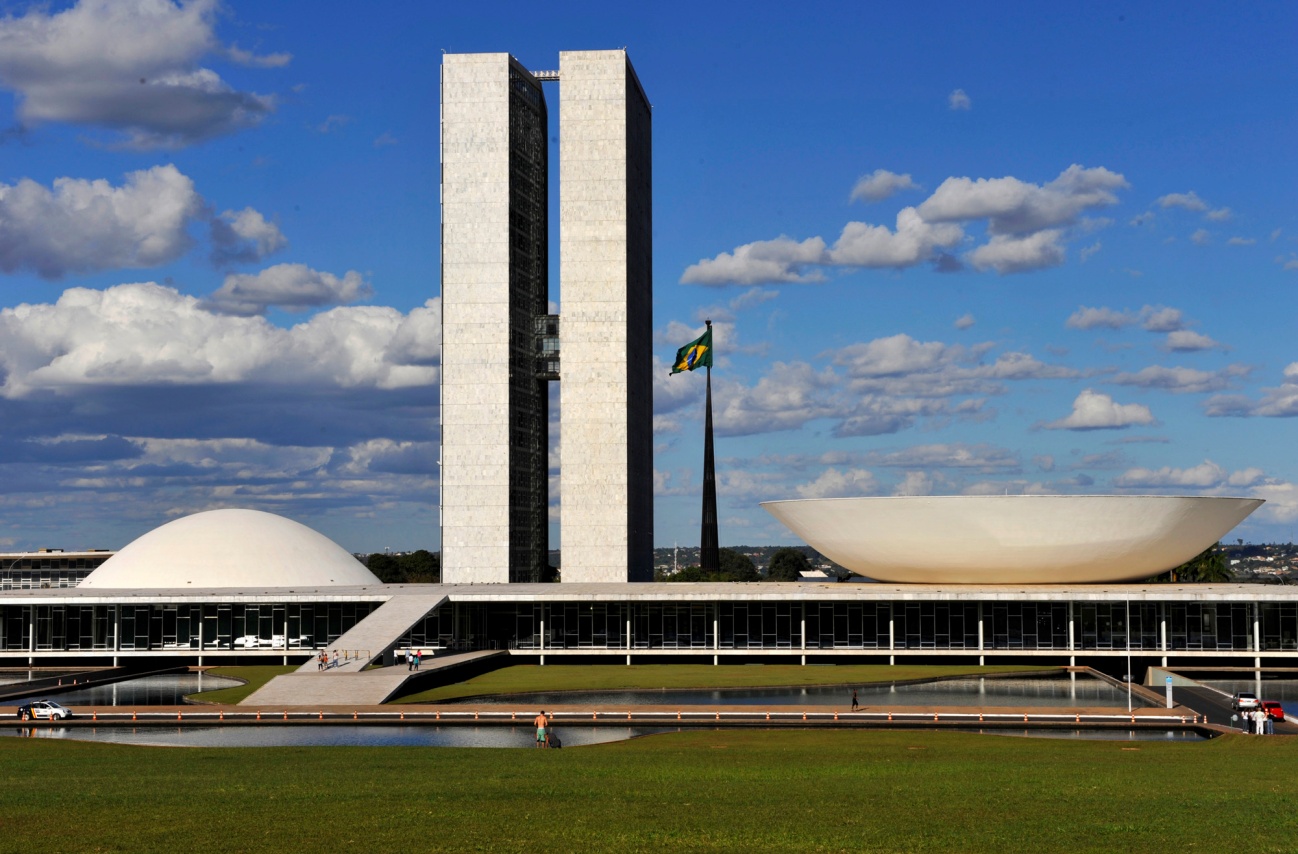 Governo vai destinar até R$ 15 bilhões para reeditar programas sociais - Abrasel