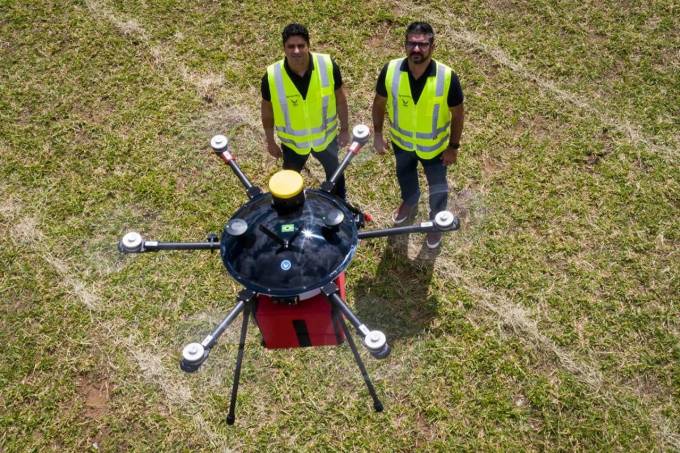 Ambev fecha parceria para delivery via drone, de olho no 5G | VEJA