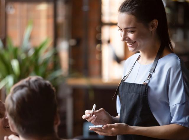 After Layoffs and Months of COVID Setbacks, Will Workers Return to Restaurants? | FSR magazine